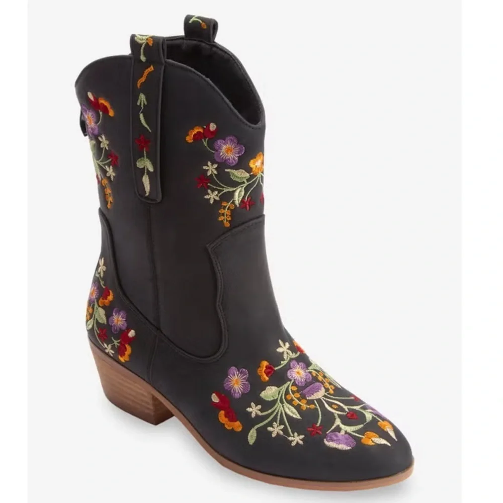 Embroidered Black Western Boots